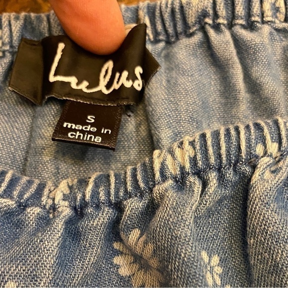 Lulus Carmelia Blue Floral Print Chambray Off-the-Shoulder Crop Top Size Small - Picture 6 of 10